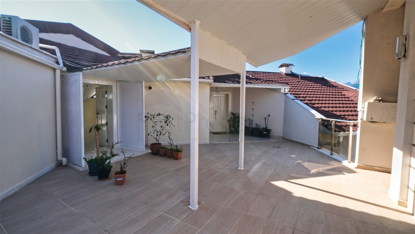 بنتهاوس من 4 غرف نوم 200 متر من شواطئ كونيالتي