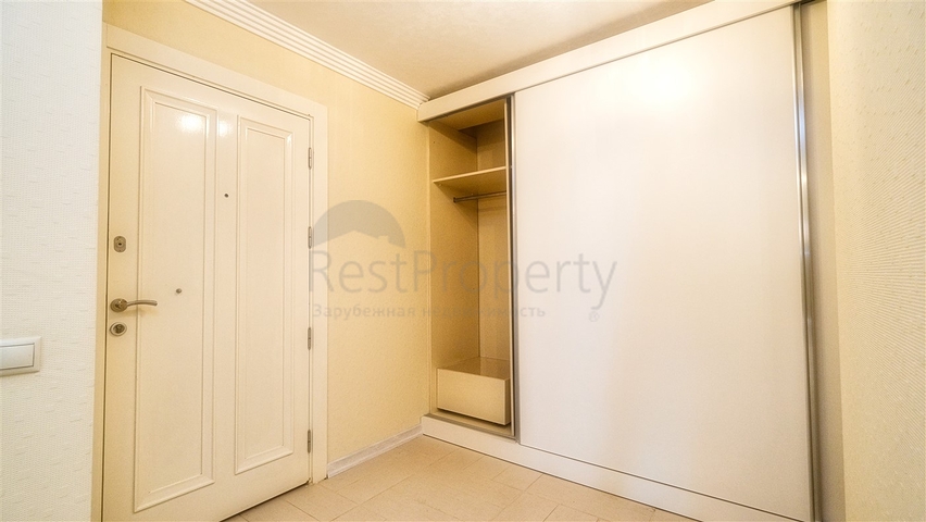 بنتهاوس من 4 غرف نوم 200 متر من شواطئ كونيالتي