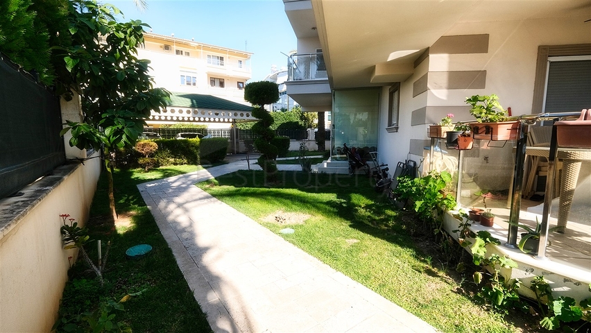 بنتهاوس من 4 غرف نوم 200 متر من شواطئ كونيالتي