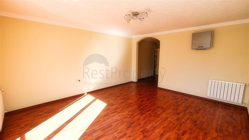 بنتهاوس من 4 غرف نوم 200 متر من شواطئ كونيالتي