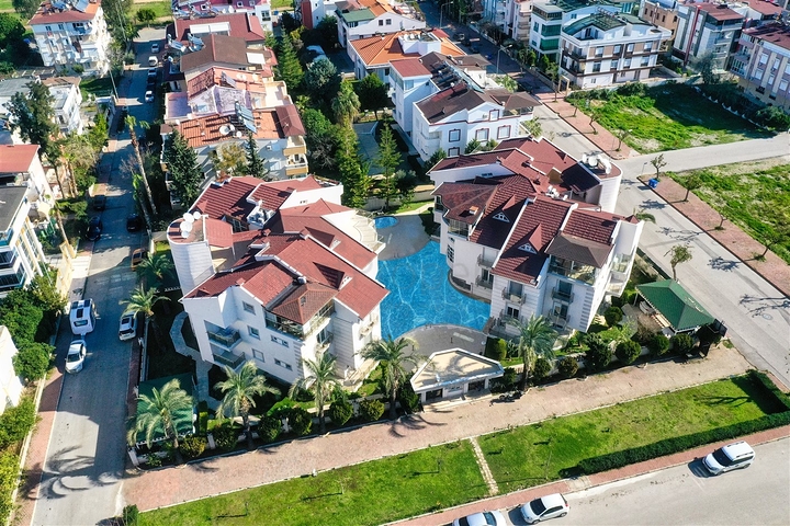 بنتهاوس من 4 غرف نوم 200 متر من شواطئ كونيالتي