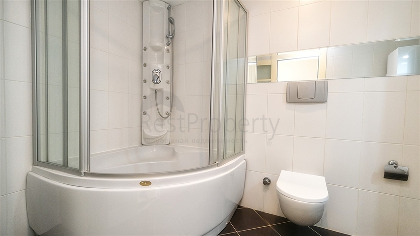 بنتهاوس من 4 غرف نوم 200 متر من شواطئ كونيالتي