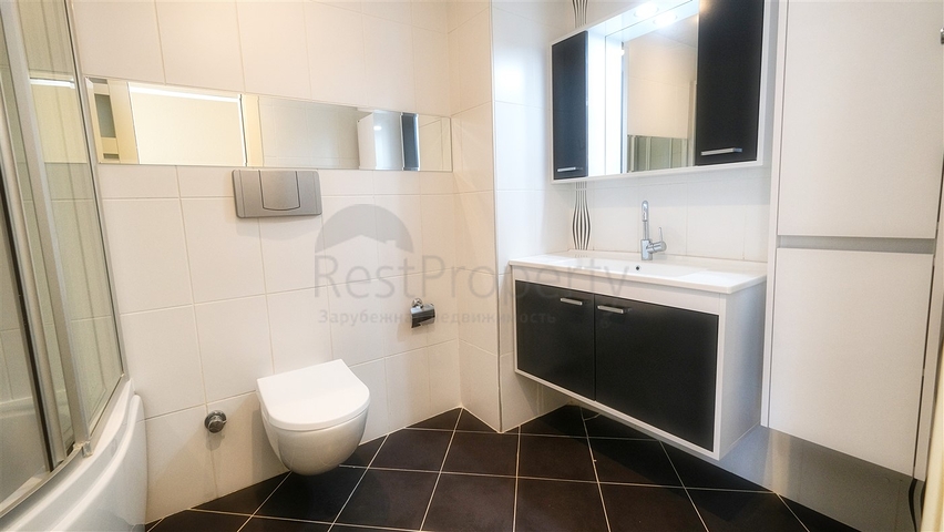 بنتهاوس من 4 غرف نوم 200 متر من شواطئ كونيالتي