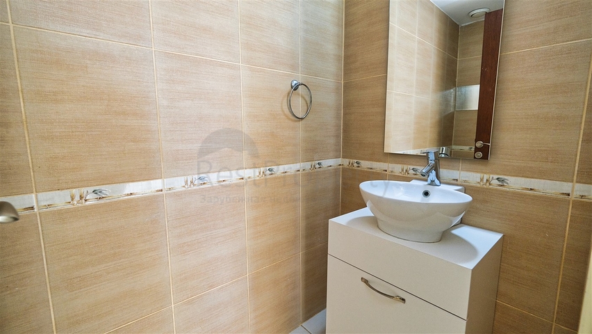 بنتهاوس من 4 غرف نوم 200 متر من شواطئ كونيالتي