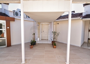 بنتهاوس من 4 غرف نوم 200 متر من شواطئ كونيالتي