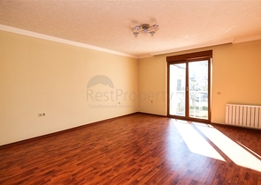 بنتهاوس من 4 غرف نوم 200 متر من شواطئ كونيالتي