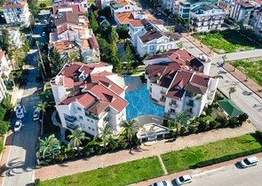 بنتهاوس من 4 غرف نوم 200 متر من شواطئ كونيالتي