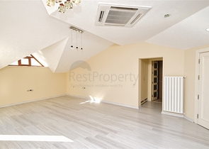 بنتهاوس من 4 غرف نوم 200 متر من شواطئ كونيالتي