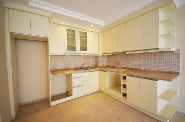 شقة 2 غرفة وصالة - ضمن مجمع سكني -في مهموتلار / الانيا 