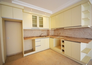 شقة 2 غرفة وصالة - ضمن مجمع سكني -في مهموتلار / الانيا 