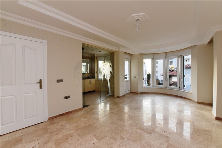 مناسبة للحصول على الجنسية التركية - فيلا مستقلة مع مسبح خاص - 4 غرف نوم وصالة - في مهموتلار / الانيا 