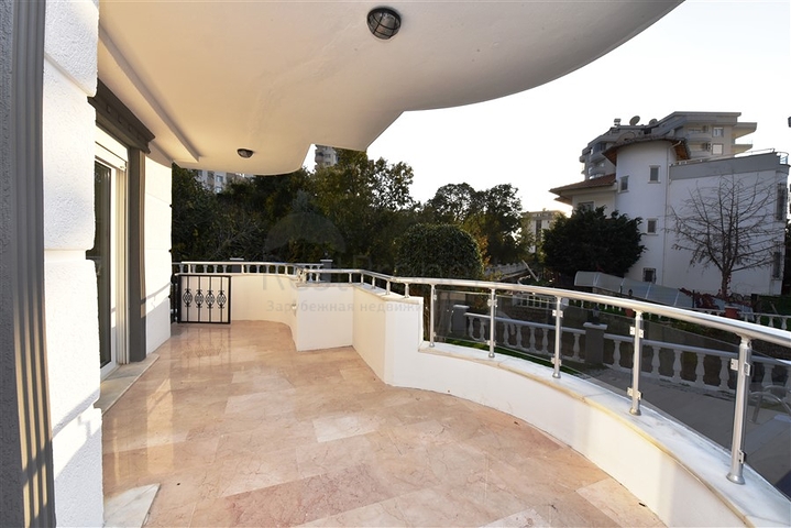 مناسبة للحصول على الجنسية التركية - فيلا مستقلة مع مسبح خاص - 4 غرف نوم وصالة - في مهموتلار / الانيا 