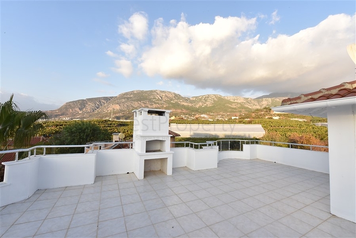 مناسبة للحصول على الجنسية التركية - فيلا مستقلة مع مسبح خاص - 4 غرف نوم وصالة - في مهموتلار / الانيا 