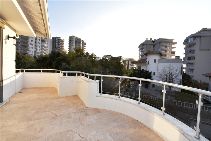 مناسبة للحصول على الجنسية التركية - فيلا مستقلة مع مسبح خاص - 4 غرف نوم وصالة - في مهموتلار / الانيا 