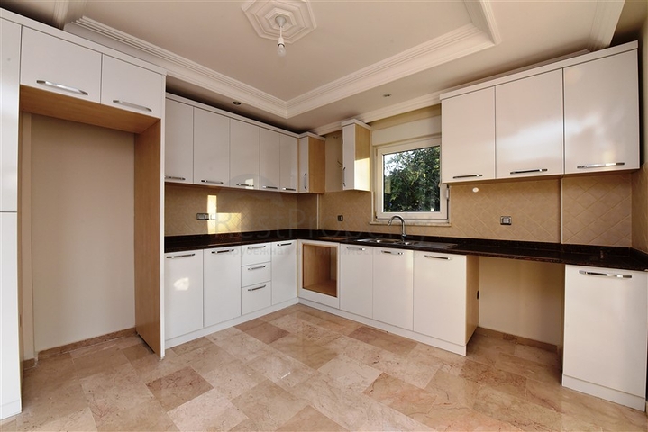 مناسبة للحصول على الجنسية التركية - فيلا مستقلة مع مسبح خاص - 4 غرف نوم وصالة - في مهموتلار / الانيا 