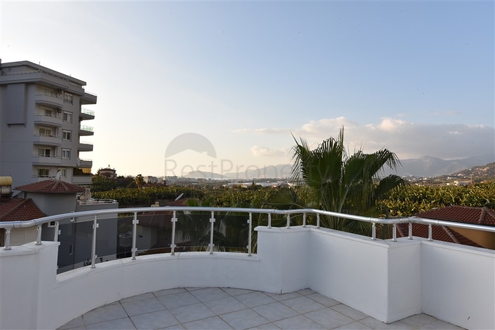 مناسبة للحصول على الجنسية التركية - فيلا مستقلة مع مسبح خاص - 4 غرف نوم وصالة - في مهموتلار / الانيا 