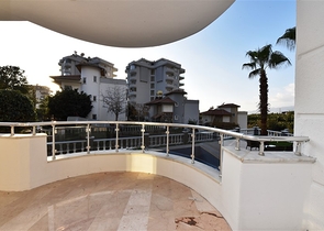 مناسبة للحصول على الجنسية التركية - فيلا مستقلة مع مسبح خاص - 4 غرف نوم وصالة - في مهموتلار / الانيا 