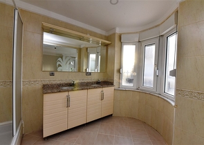 مناسبة للحصول على الجنسية التركية - فيلا مستقلة مع مسبح خاص - 4 غرف نوم وصالة - في مهموتلار / الانيا 