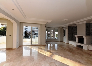 مناسبة للحصول على الجنسية التركية - فيلا مستقلة مع مسبح خاص - 4 غرف نوم وصالة - في مهموتلار / الانيا 