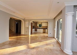 مناسبة للحصول على الجنسية التركية - فيلا مستقلة مع مسبح خاص - 4 غرف نوم وصالة - في مهموتلار / الانيا 