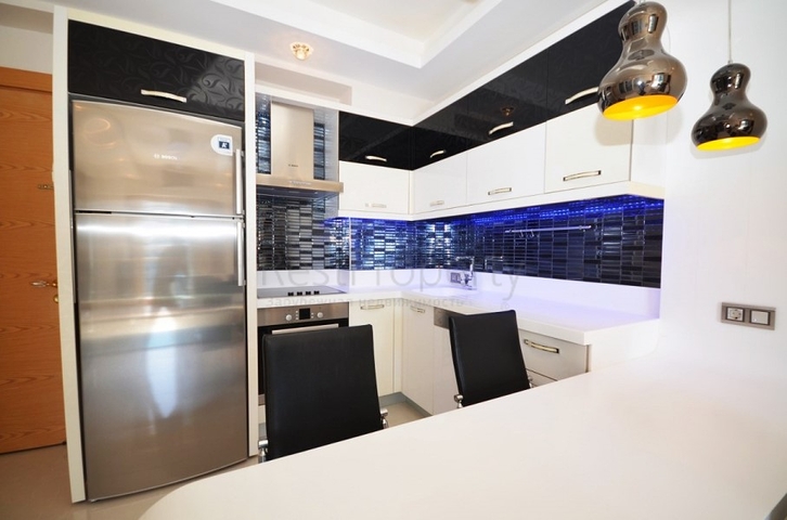 اطلالة بحر - شقة ضمن مجمع فاخر يضم كافة الخدمات - تصميم 1+1 - في مهموتلار / الانيا 