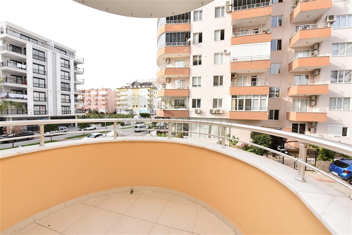 شقة 2 غرفة وصالة - مفروشة -قريب من البحر والاسواق -في مهموتلار / الانيا 