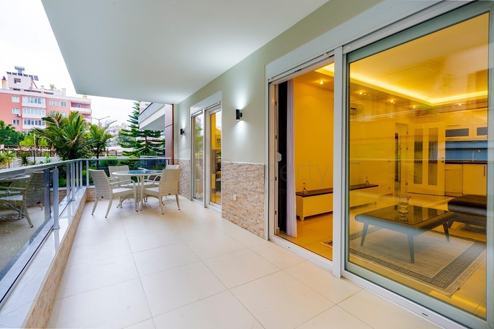 قريبة من شاطئ كليوباترا - شقة 1+1 - بالكون واسع - مجمع متكامل -في مركز الانيا 