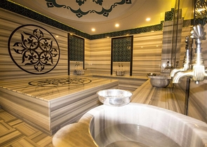 اطلالة مباشرة على البحر -شقة 2 غرفة وصالة ضمن مجمع حديث - مهموتلار / الانيا 