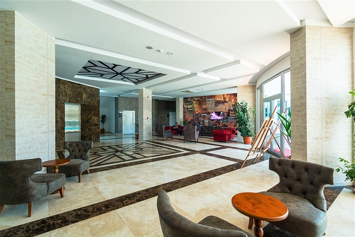 ضمن مجمع سكني حديث - شقة غرفة وصالة - مفروشة - في مهموتلار / الانيا 