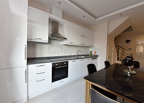 قريب من البحر وضمن مجمع حديث - دوبلكس 2 غرفة وصالة مع الاثاث - في كارجي جاك / الانيا 