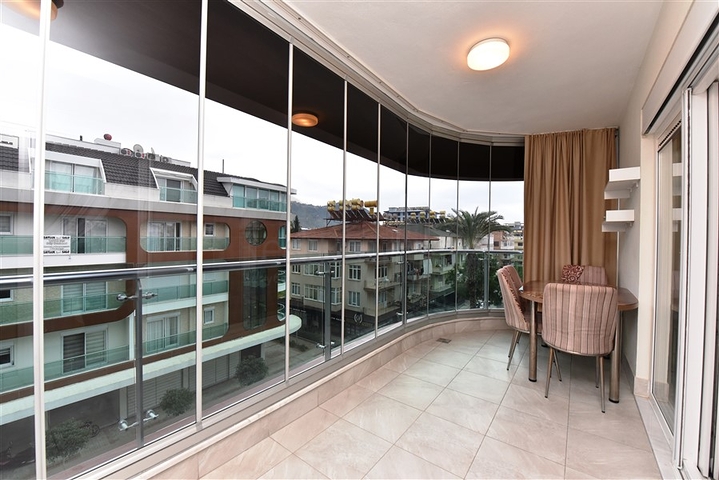 شقة للإيجار في وسط ألانيا