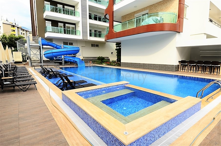 شقة للإيجار في وسط ألانيا