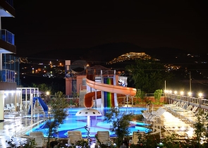 ضمن مجمع يضم كافة الخدمات - شقة 2 غرفة وصالة مفروشة -في مهموتلار / الانيا 