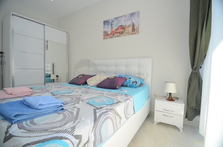 مجمع فاخر - ضمن اول صف على البحر - شقة 1+1 - في مهموتلار / الانيا 