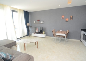 مجمع فاخر - ضمن اول صف على البحر - شقة 1+1 - في مهموتلار / الانيا 