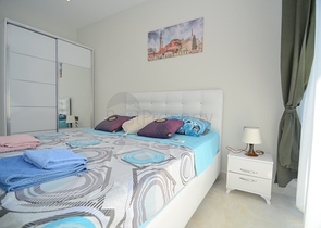 مجمع فاخر - ضمن اول صف على البحر - شقة 1+1 - في مهموتلار / الانيا 