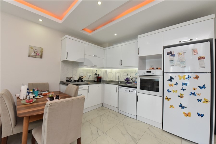 شقة غرفة وصالة مفروشة - بالكون مغلق - ضمن مجمع - في مهموتلار / الانيا 