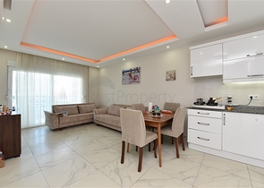 شقة غرفة وصالة مفروشة - بالكون مغلق - ضمن مجمع - في مهموتلار / الانيا 