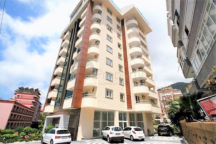 تراس واسع- شقة في مركز المدينة - تصميم 1+1- الانيا 