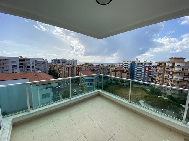 اطلالة بحر - مجمع فاخر - شقة 2 غرفة وصالة -مؤثثة -في توسمور / الانيا  