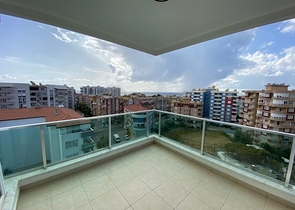 اطلالة بحر - مجمع فاخر - شقة 2 غرفة وصالة -مؤثثة -في توسمور / الانيا  