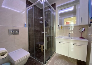 اطلالة بحر - مجمع فاخر - شقة 2 غرفة وصالة -مؤثثة -في توسمور / الانيا  