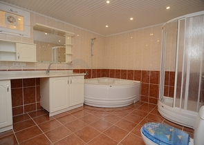 شقة عائلية - 2 غرفة وصالة - قريبة من البحر - في مهموتلار / الانيا 