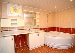 شقة عائلية - 2 غرفة وصالة - قريبة من البحر - في مهموتلار / الانيا 