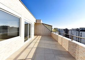 دوبلكس 3 غرف وصالة - ضمن مجمع يضم كافة الخدمات / في مهموتلار / الانيا 