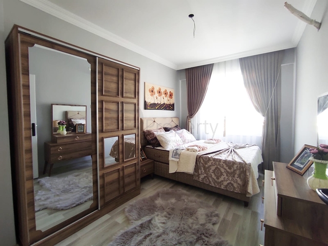 شقة 2 غرفة وصالة -اثاث جديد - موقع مناسب - في مهموتلار / الانيا 