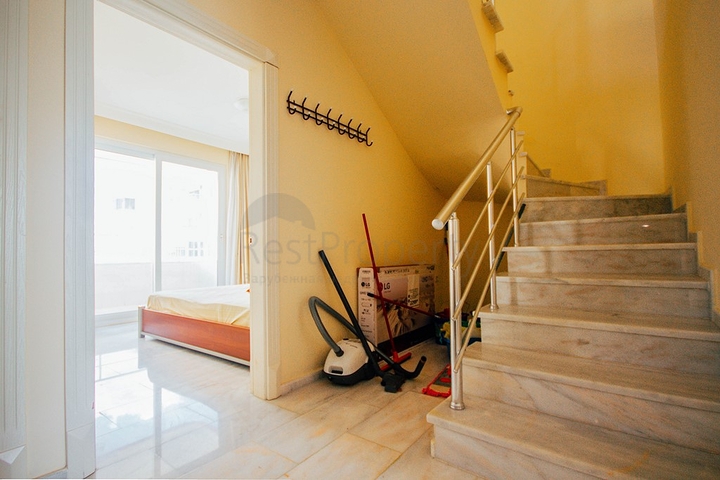 دوبلكس واسعة - 5 غرف نوم وصالة - في مهموتلار / الانيا 