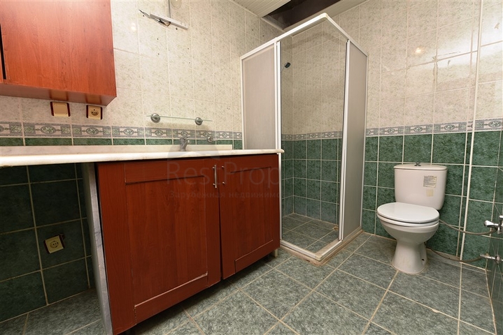 بناء كامل للبيع - شقق ومحلات - في منطقة جيكجلي / الانيا 