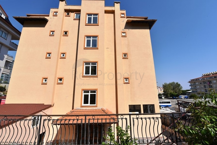 بناء كامل للبيع - شقق ومحلات - في منطقة جيكجلي / الانيا 