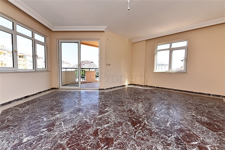 بناء كامل للبيع - شقق ومحلات - في منطقة جيكجلي / الانيا 